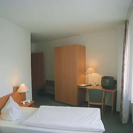 Am Tierpark 3*