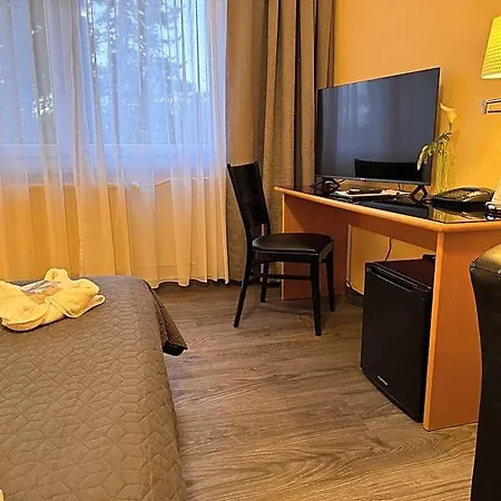 Am Tierpark Otel 3*